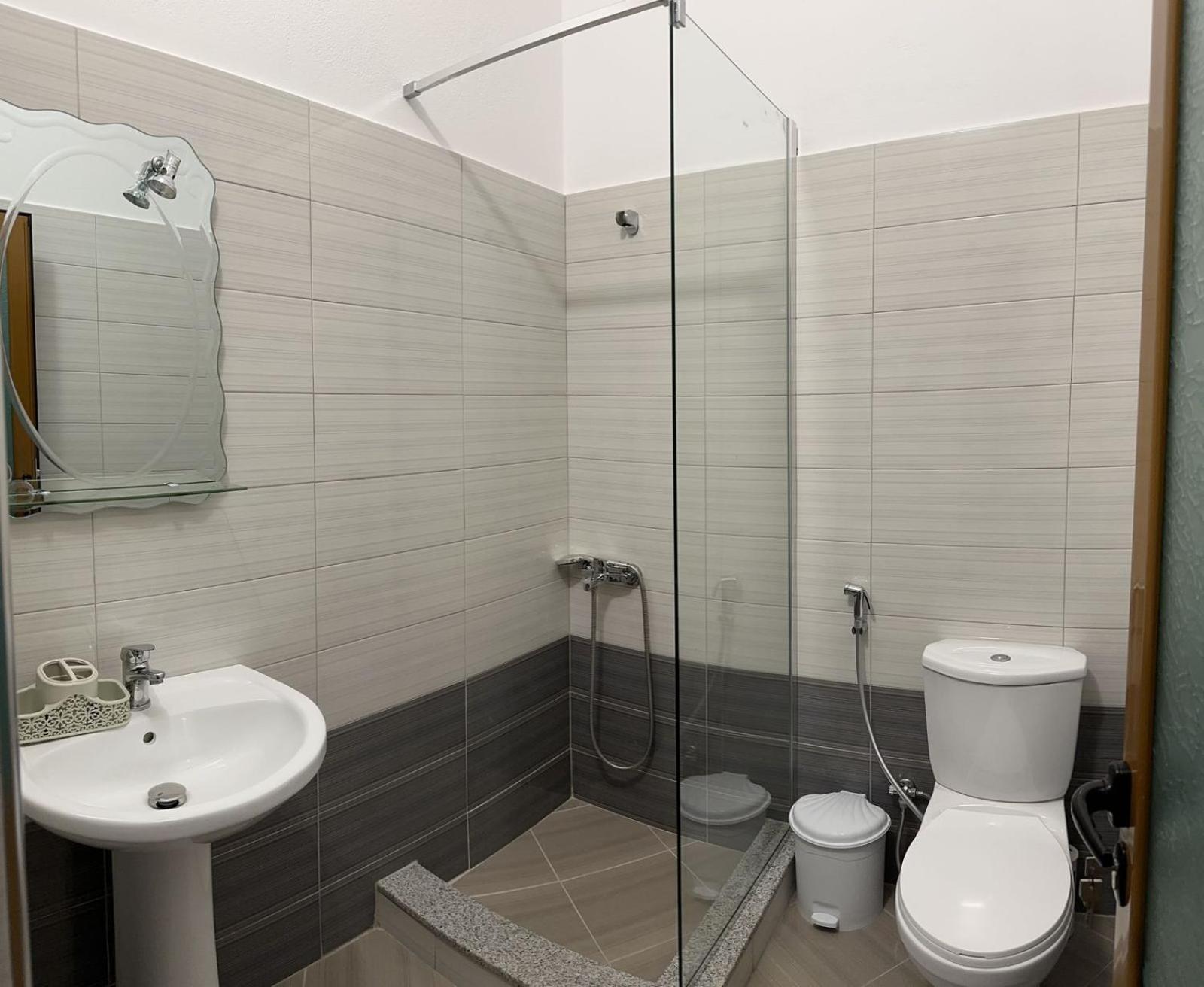 Xhibo Apartments Саранде Екстериор снимка
