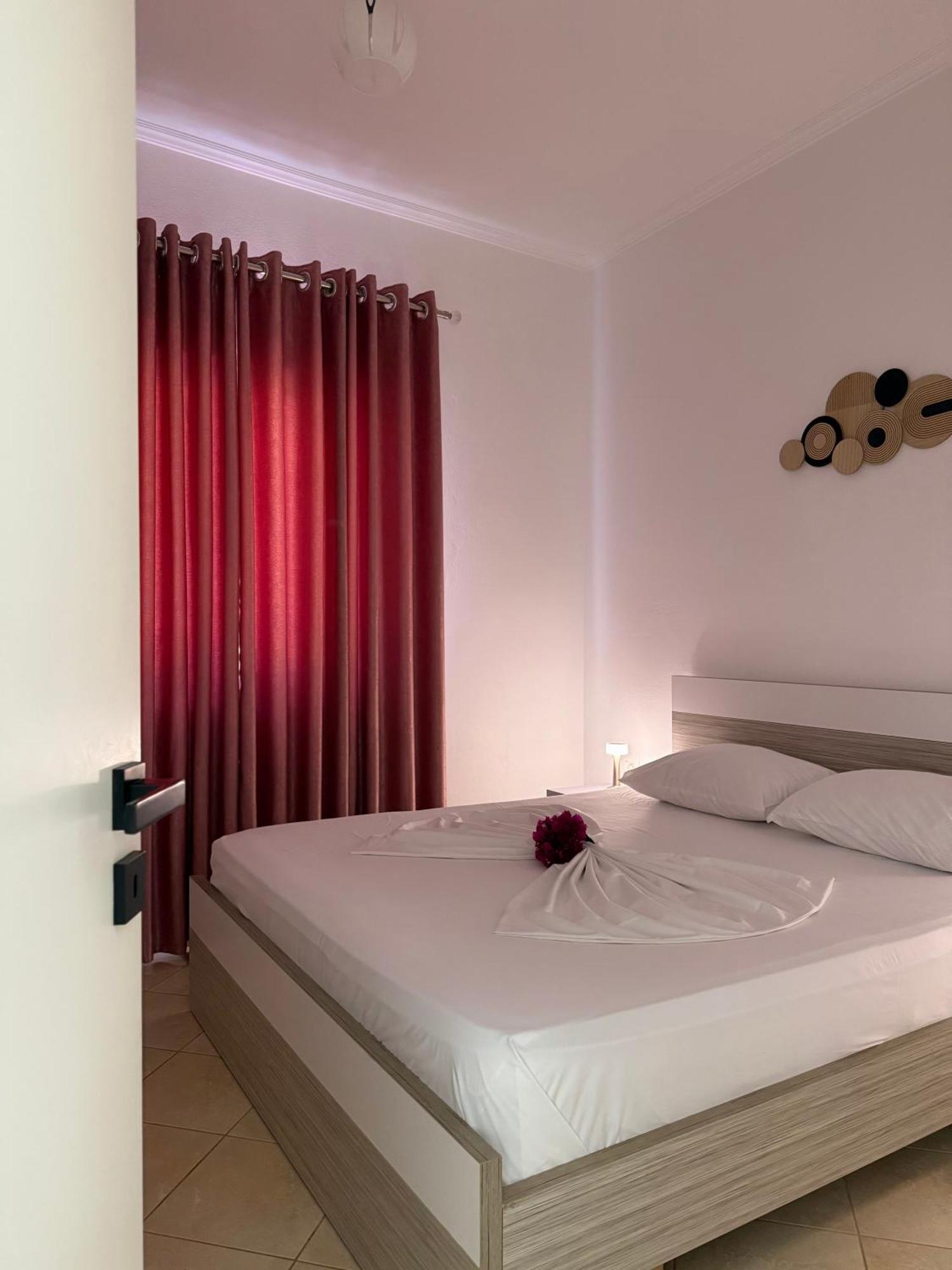 Xhibo Apartments Саранде Екстериор снимка